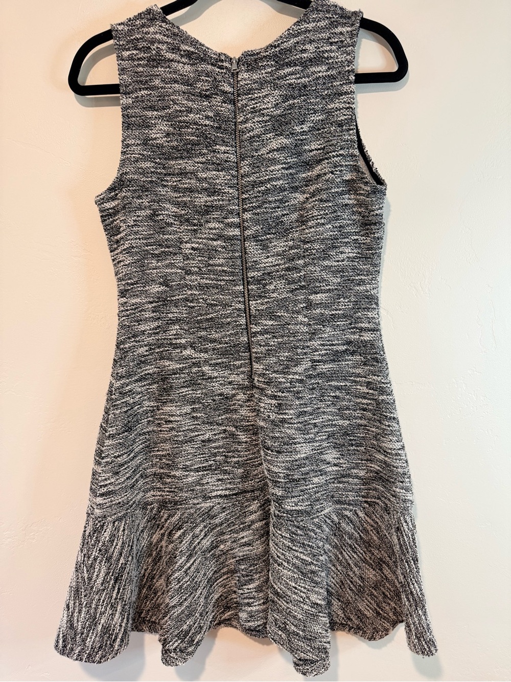 GAP Textured Knit Fit & Flare Dress NWT Size 6 Gray Black Sleeveless - Picture 4 of 8